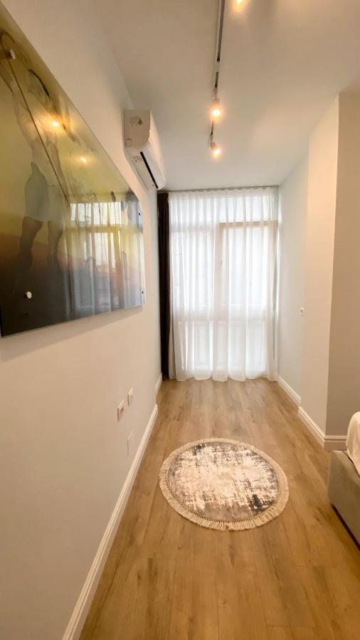 Centrally Located Glamorous Bright Apt Near Bazaar ติรานา ภายนอก รูปภาพ